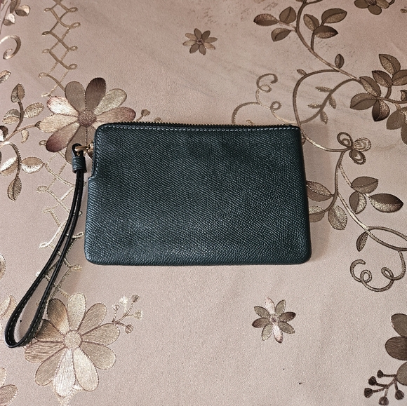Coach Leather Forest green wristlet/wallet - Picture 2 of 4